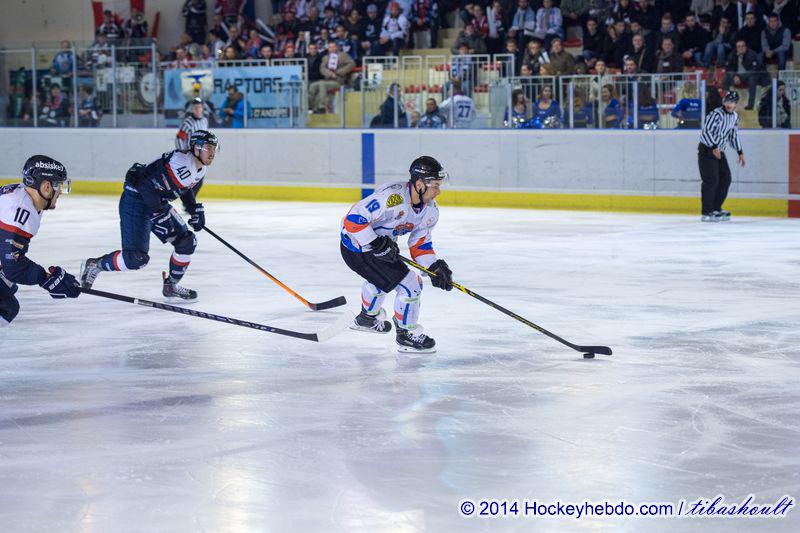 Photo hockey reportage Des débuts réussis