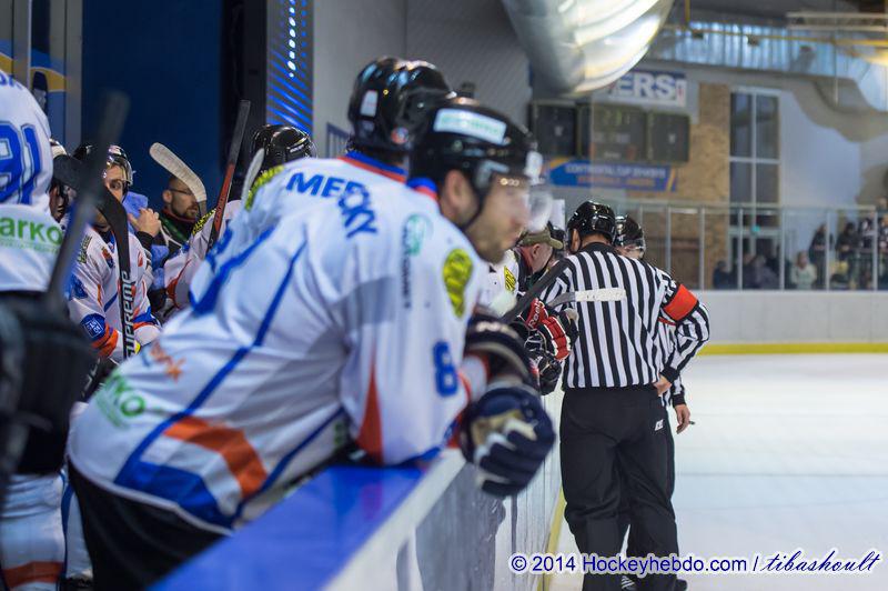 Photo hockey reportage Des débuts réussis