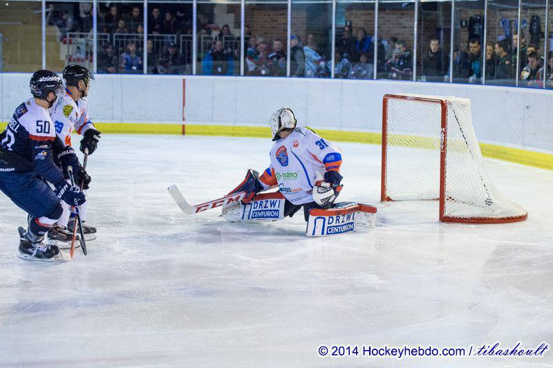 Photo hockey reportage Des débuts réussis