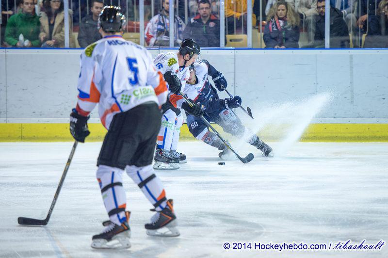 Photo hockey reportage Des débuts réussis