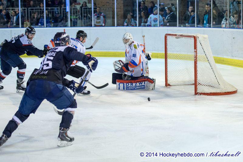 Photo hockey reportage Des débuts réussis