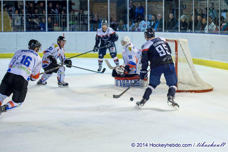 Photo hockey reportage Des débuts réussis