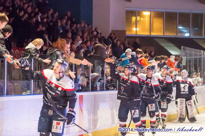 Photo hockey reportage Des débuts réussis