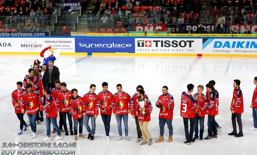 Photo hockey reportage Efficace Défensive Fluide  