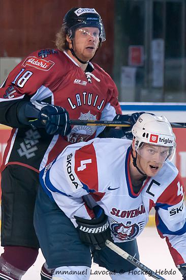 Photo hockey reportage EIHC : Slovénie-Lettonie  EN ATTENTE