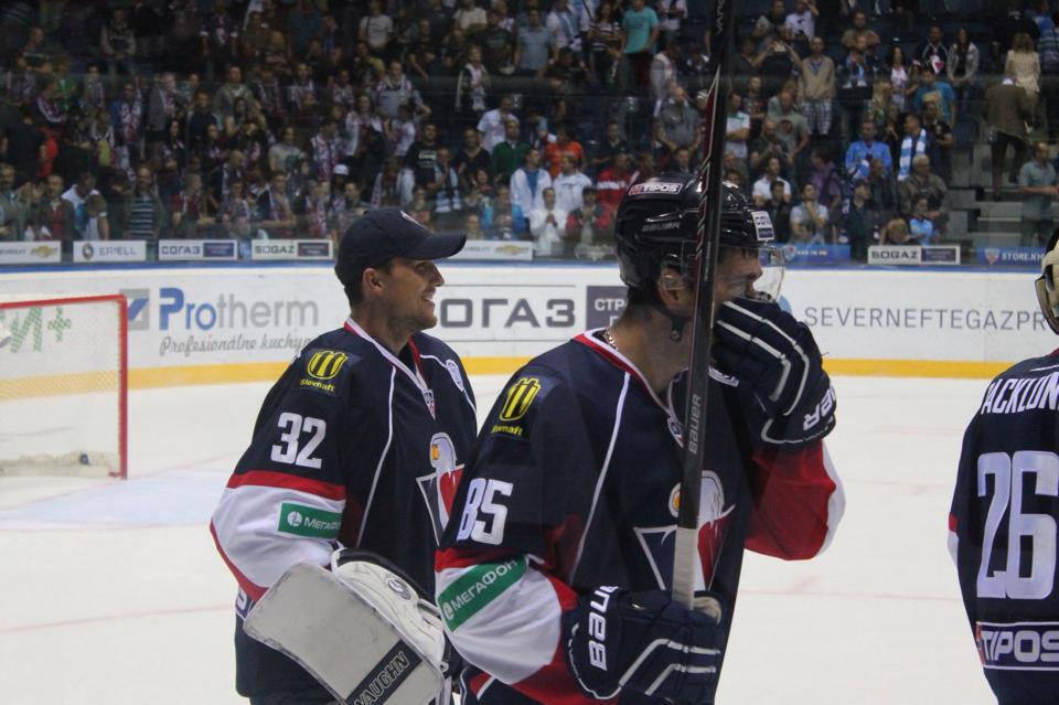 Photo hockey reportage KHL : Entrée slovaque réussie