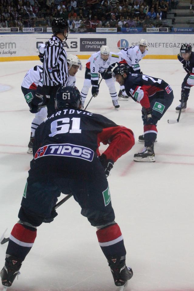 Photo hockey reportage KHL : Entrée slovaque réussie