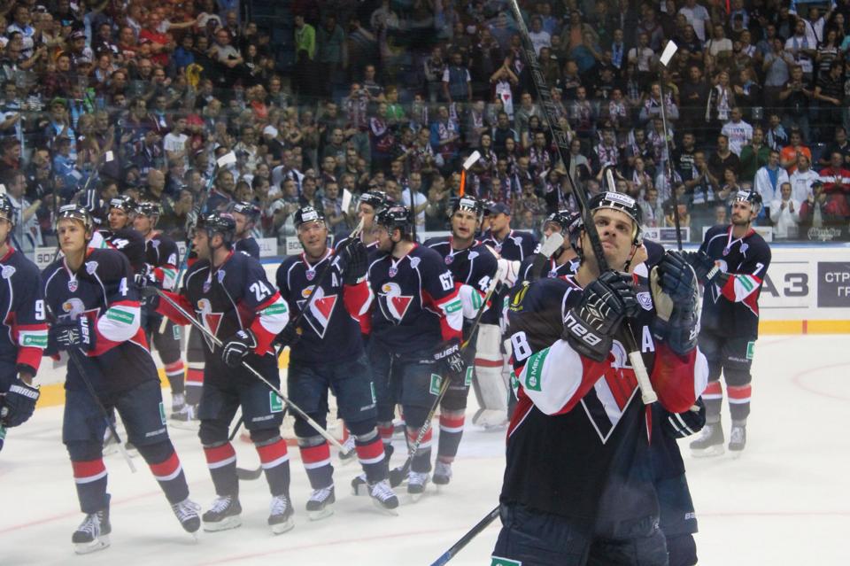 Photo hockey reportage KHL : Entrée slovaque réussie