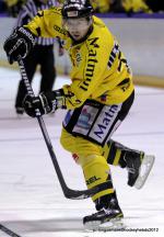 Photo hockey reportage Les Dragons remportent la première bataille.