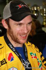 Photo hockey reportage Les Dragons remportent la première bataille.