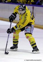 Photo hockey reportage Les Dragons remportent la première bataille.