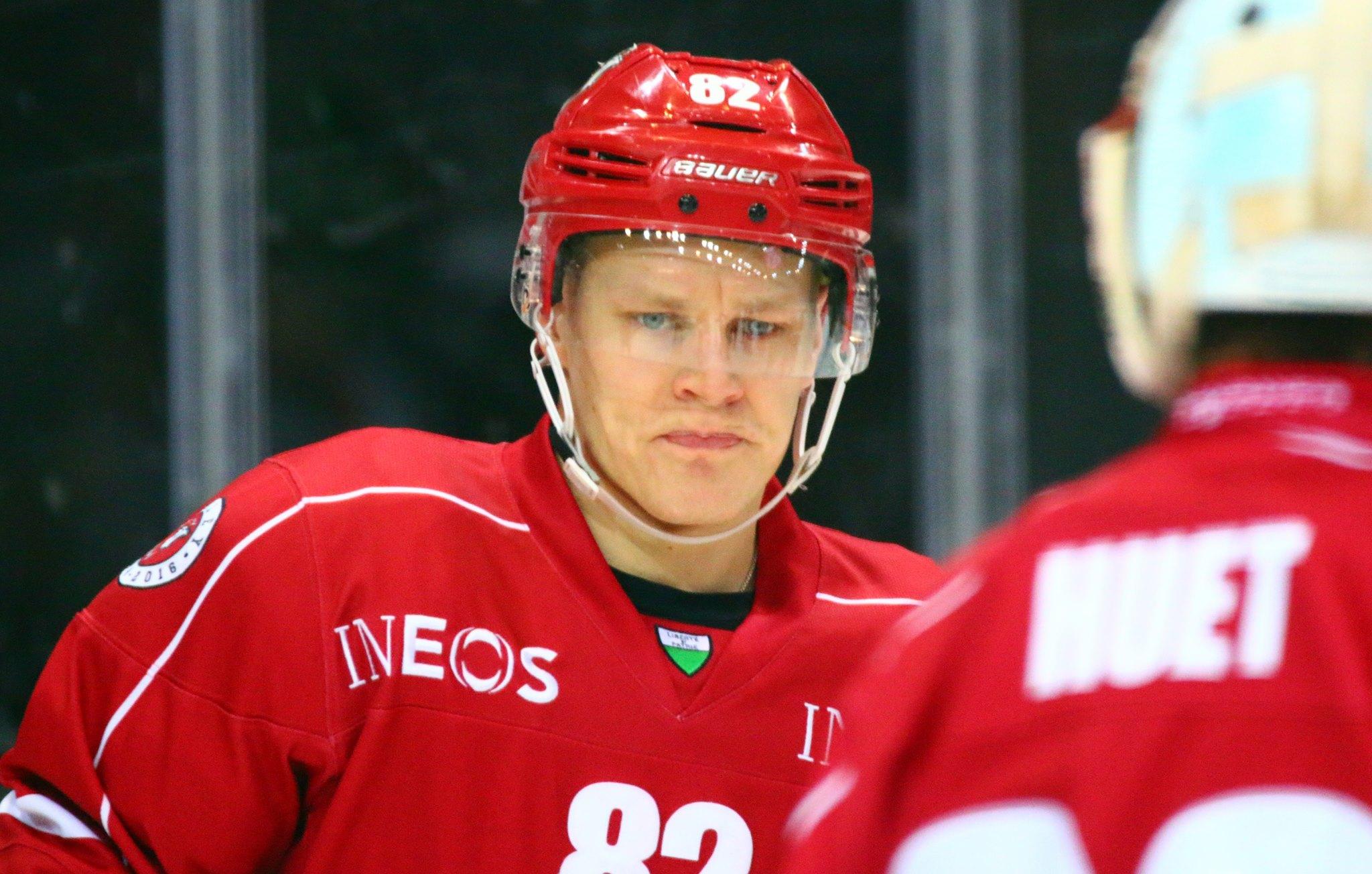 Photo hockey reportage NLA: Davos prend l'avantage après 40'