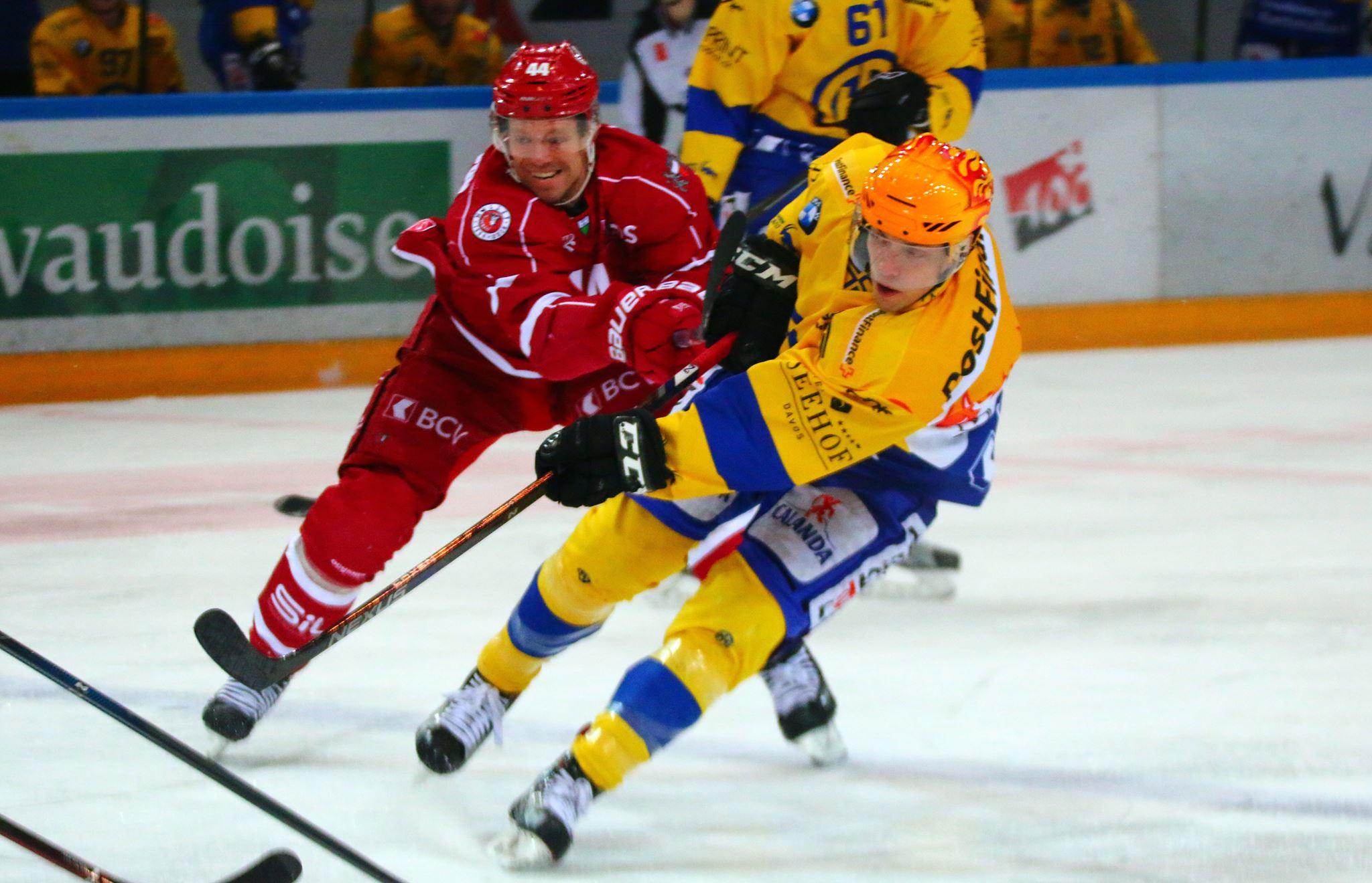 Photo hockey reportage NLA: Davos prend l'avantage après 40'