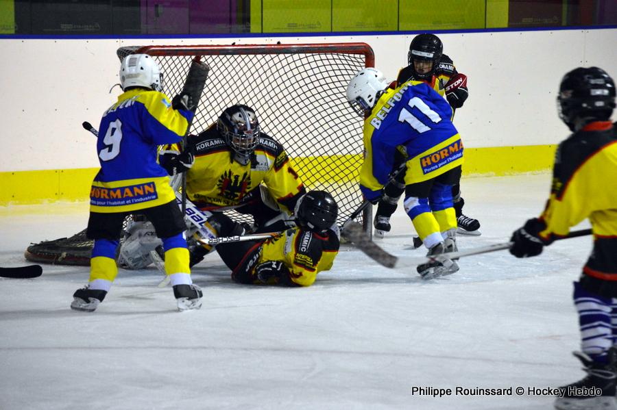 Photo hockey reportage U11 : Dos à dos