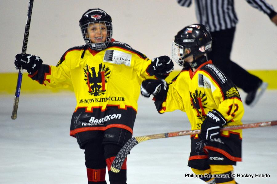 Photo hockey reportage U11 : Dos à dos