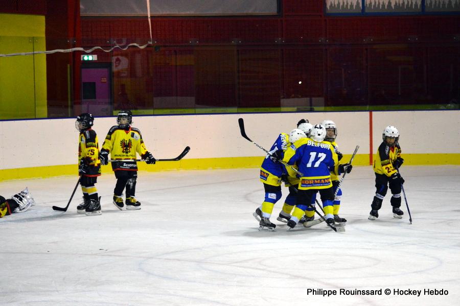 Photo hockey reportage U11 : Dos à dos