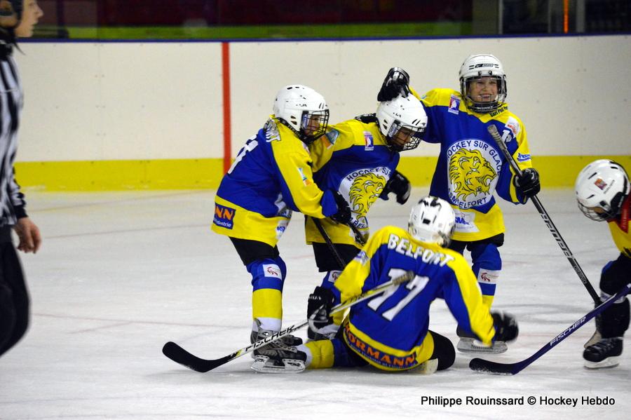 Photo hockey reportage U11 : Dos à dos