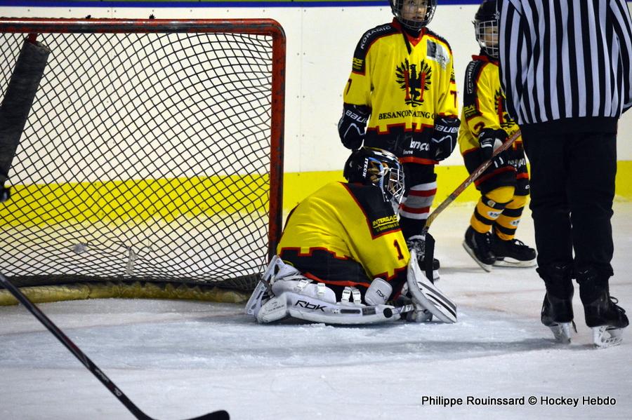 Photo hockey reportage U11 : Dos à dos