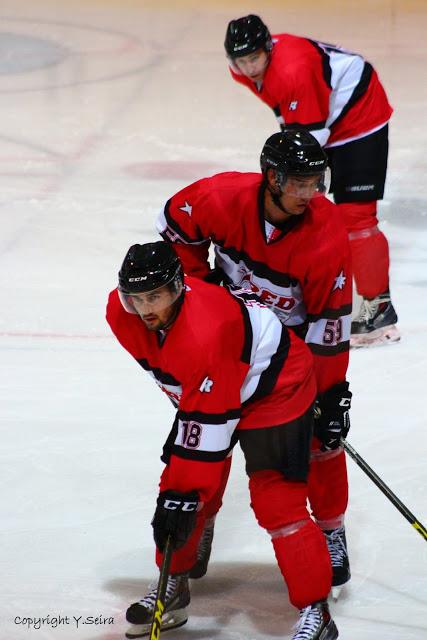 Photo hockey reportage Visp déjoue le Red Ice