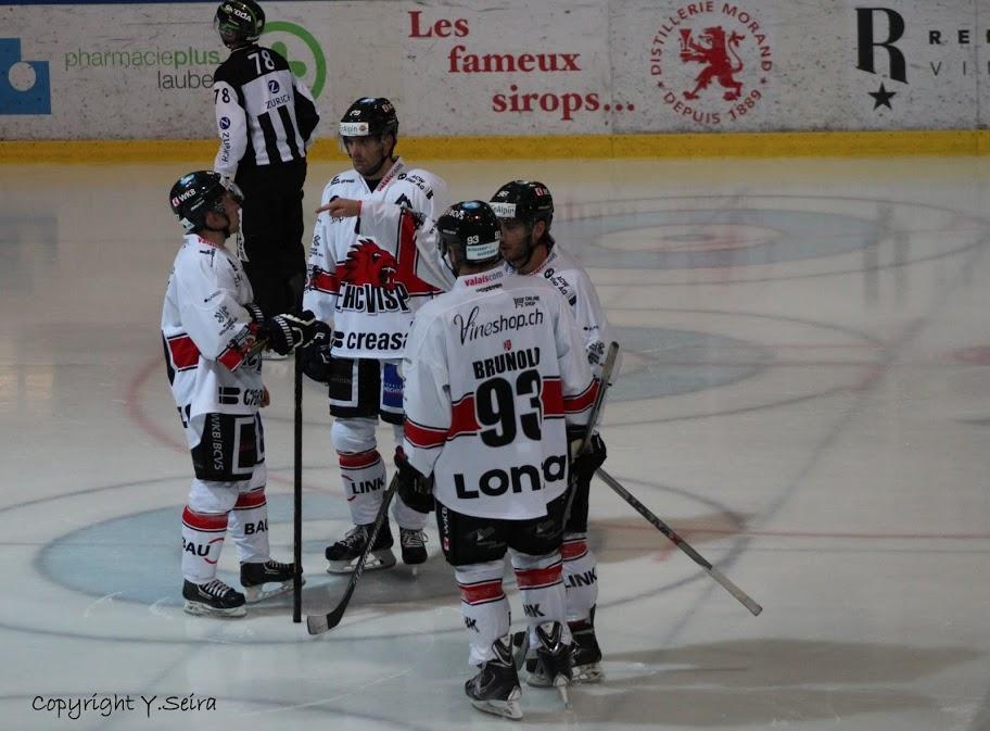 Photo hockey reportage Visp déjoue le Red Ice