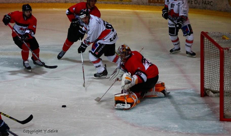 Photo hockey reportage Visp déjoue le Red Ice